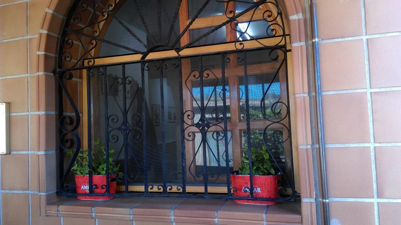 Hostal El Busto Τερουέλ Εξωτερικό φωτογραφία